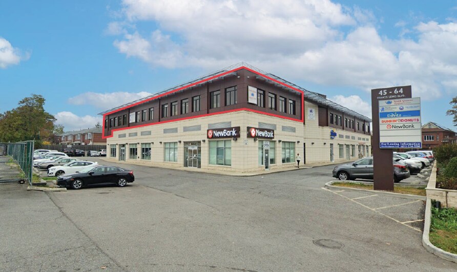 45-64 Francis Lewis Blvd, Bayside, NY à louer - Photo du bâtiment - Image 1 de 4