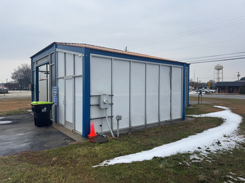 300 Main St, Newton Grove, NC à vendre - Photo du bâtiment - Image 3 de 3