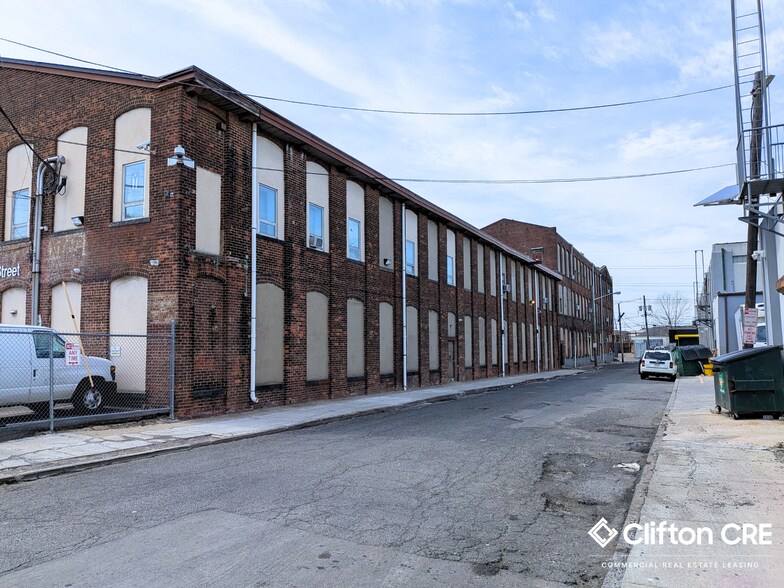 2001 42nd St, North Bergen, NJ à louer - Photo du bâtiment - Image 3 de 7