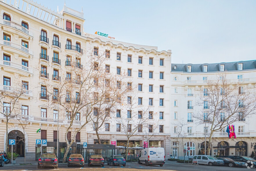 Plaza de la Lealtad, 4, Madrid, Madrid for lease - Building Photo - Image 1 of 5