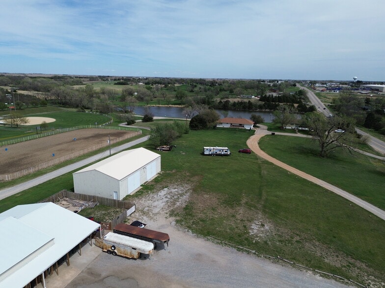 1021 Pony Express Hwy, Marysville, KS à vendre - Photo du bâtiment - Image 3 de 16