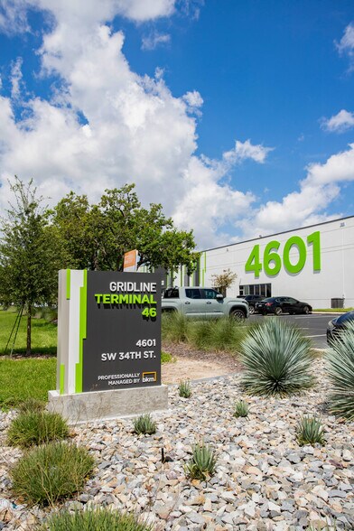 3827-3843 St Valentines Way, Orlando, FL à louer - Photo du bâtiment - Image 3 de 28