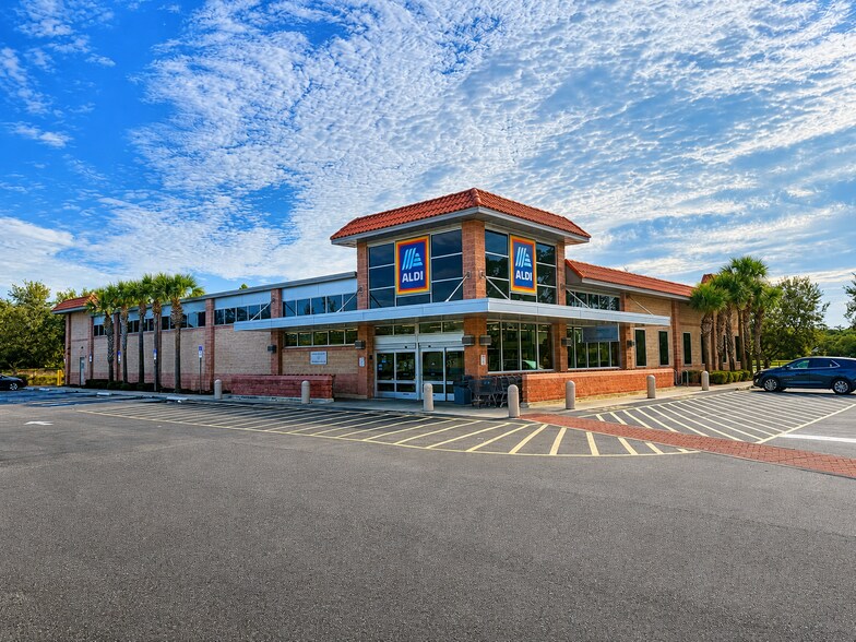 14807 E Colonial Dr, Orlando, FL à louer - Photo du bâtiment - Image 3 de 7