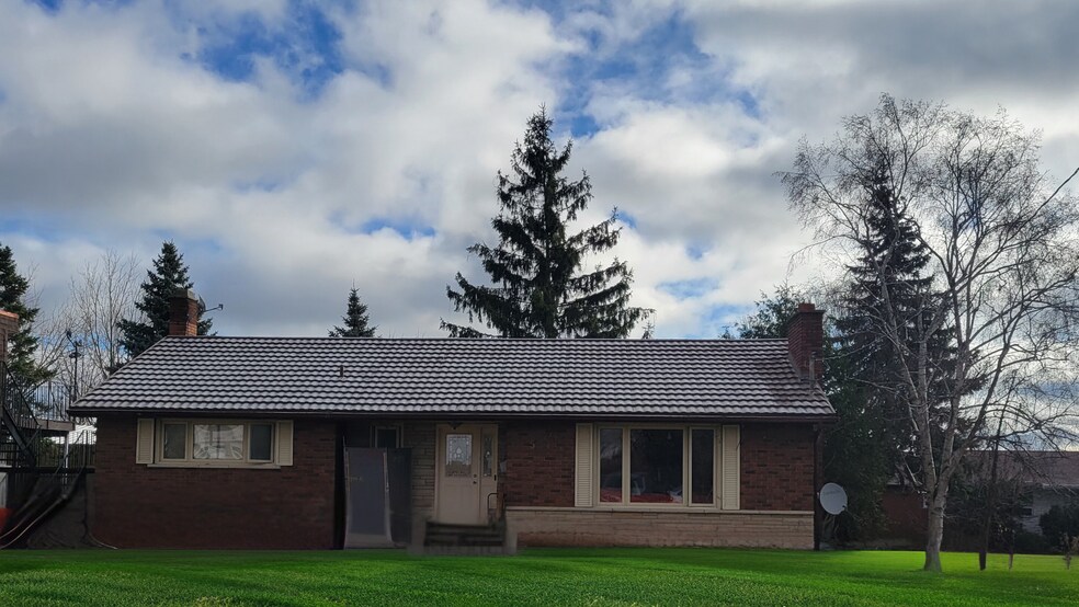 534-540 Old Highway 2 Hwy, Trenton, ON à vendre - Photo du bâtiment - Image 2 de 3