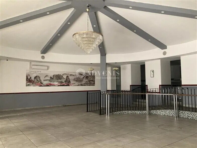 Retail in Nancy for lease - Lobby - Image 1 of 7