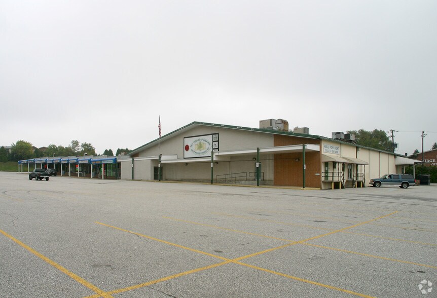 2501-2537 Putty Hill Ave, Parkville, MD à louer - Photo du bâtiment - Image 2 de 4