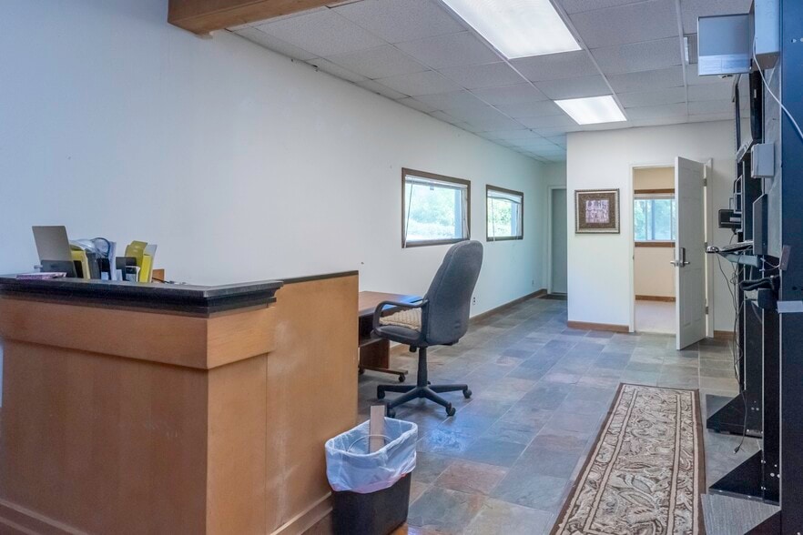 1520 Broadway, Esopus, NY for sale - Interior Photo - Image 3 of 30