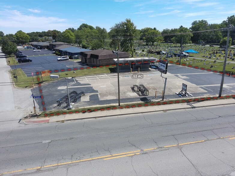 631 N Green St, Brownsburg, IN for sale - Building Photo - Image 3 of 7