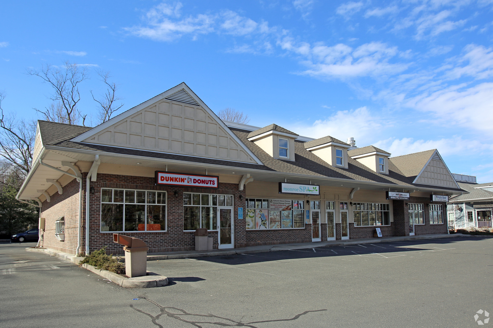 695 Main St, Monroe, CT à vendre Photo principale- Image 1 de 1