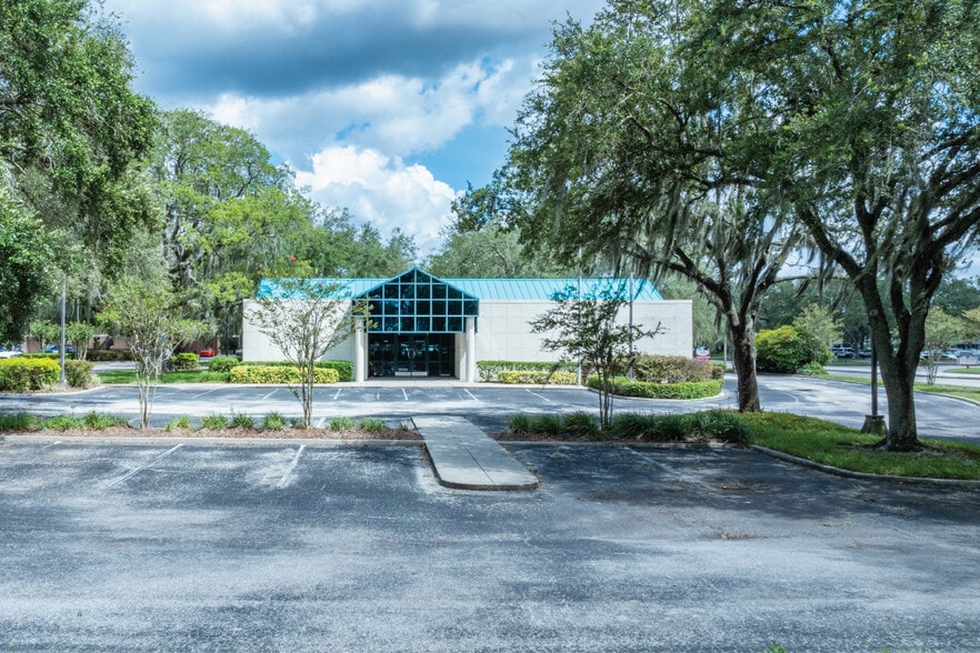 15302 Amberly Dr, Tampa, FL for lease - Building Photo - Image 3 of 5