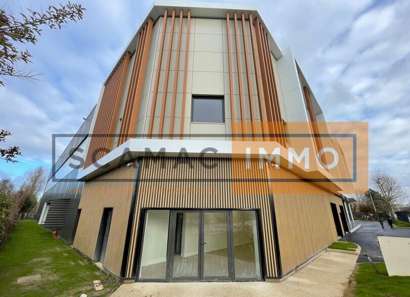 Industrial in Torcy for lease - Building Photo - Image 2 of 22