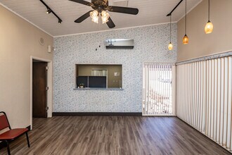 1945 Mesquite Ave, Lake Havasu City, AZ for lease Interior Photo- Image 2 of 25