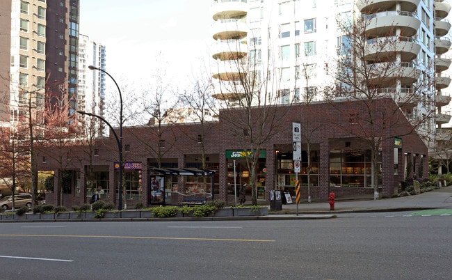 Plus de détails pour 1351-1361 Burrard St, Vancouver, BC - Commerce de détail à vendre