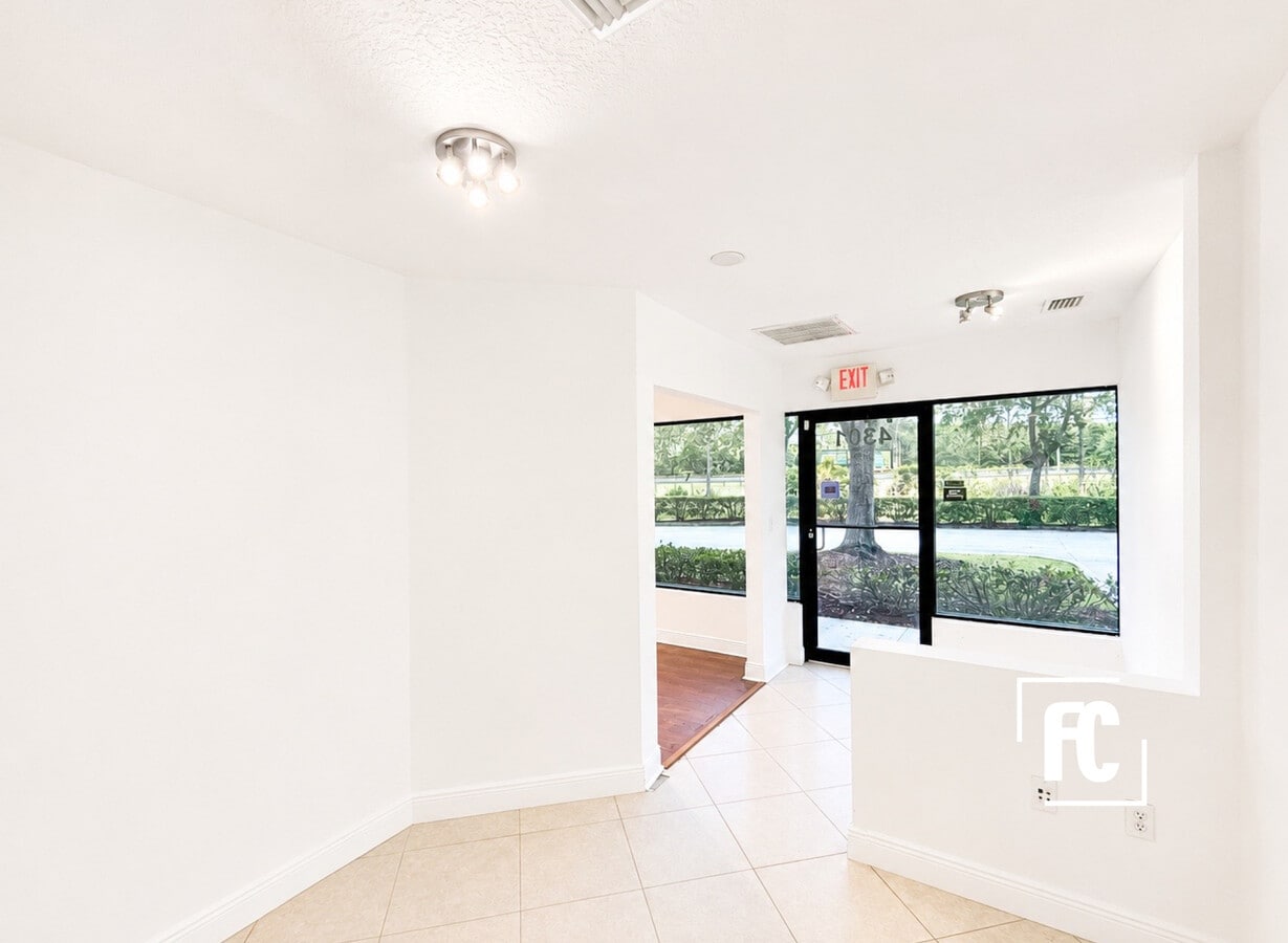 4287-4303 SW High Meadows Ave, Palm City, FL 34990 - Unité 4301 - - Photo intérieure - Image 1 of 15