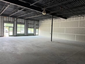 330 E Main St, Rockton, IL for lease Interior Photo- Image 2 of 2