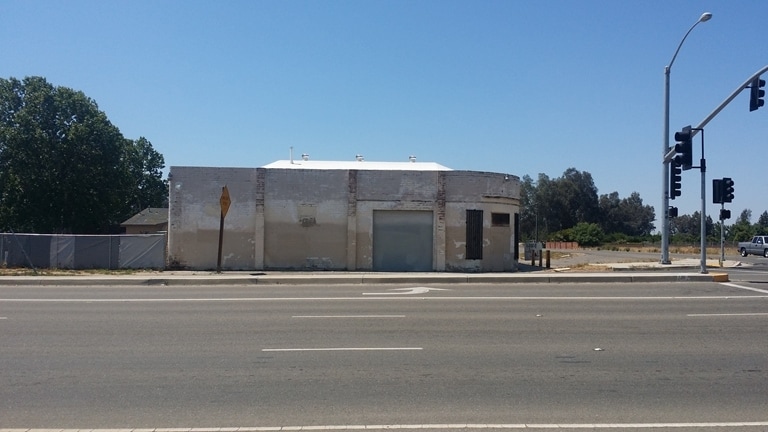 6949 E Kings Canyon Rd, Fresno, CA for lease Primary Photo- Image 1 of 3