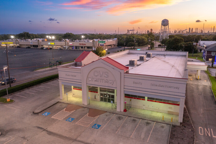 2001 Garth Rd, Baytown, TX à vendre - Photo du bâtiment - Image 2 de 13