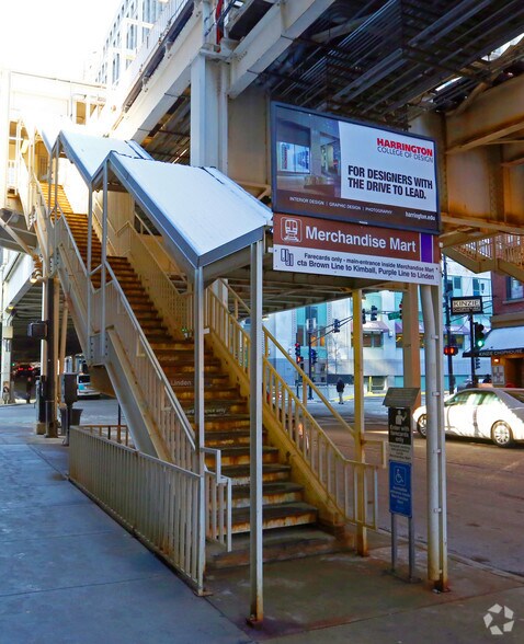 162 W Grand Ave, Chicago, IL à louer - Photo du bâtiment - Image 2 de 19