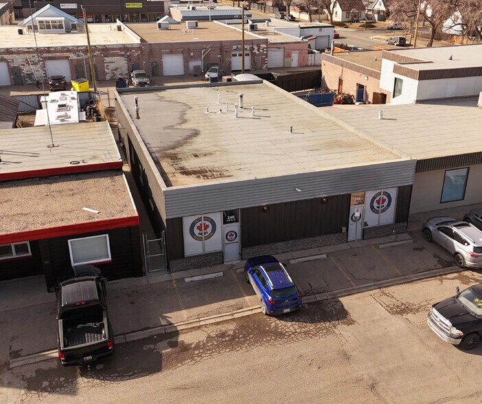 242 12B St N, Lethbridge, AB for sale - Building Photo - Image 1 of 16
