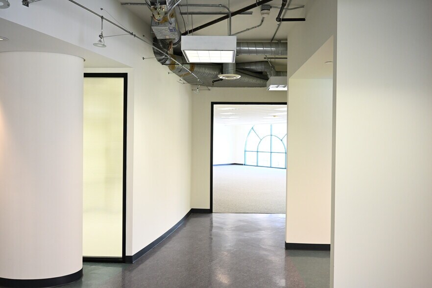 128-130 N Brand Blvd, Glendale, CA à louer - Photo du bâtiment - Image 3 de 8