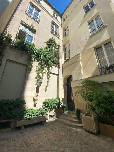 Bureau dans Paris à vendre - Photo du bâtiment - Image 2 de 7