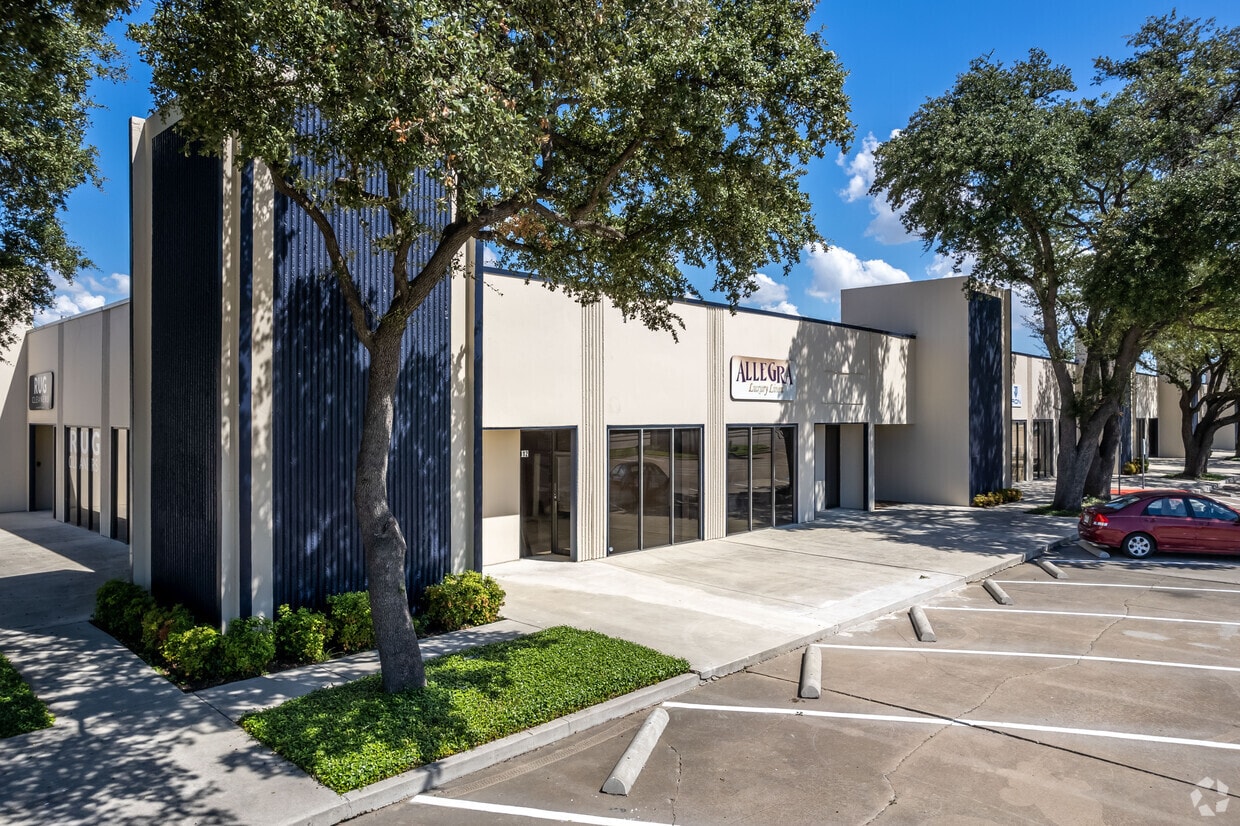 2225 E Belt Line Rd, Carrollton, TX for lease Building Photo- Image 1 of 3