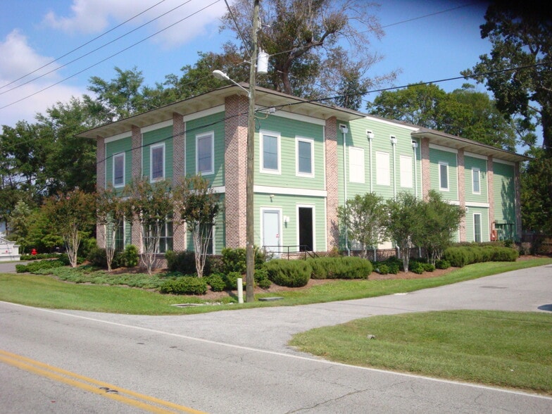 1417 Stuart Engals Blvd, Mount Pleasant, SC for lease - Building Photo - Image 1 of 23