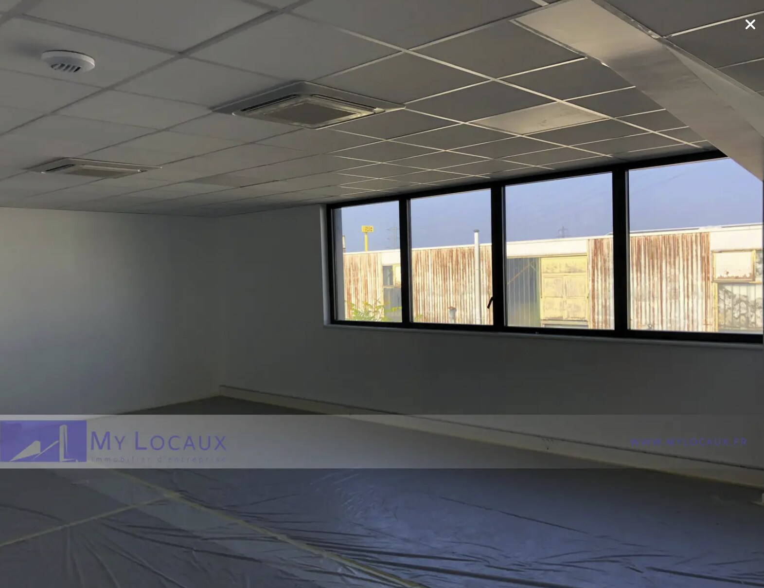 Avenue Marc Sangnier, Villeneuve-la-Garenne for lease Interior Photo- Image 1 of 3