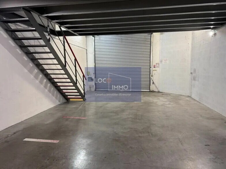 Flex in Mérignac for lease - Interior Photo - Image 2 of 9