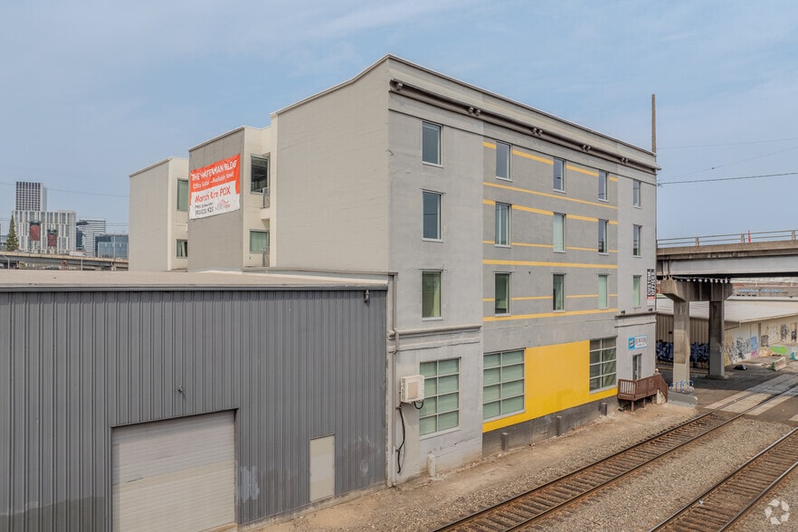 80 SE Madison St, Portland, OR for lease - Building Photo - Image 3 of 10