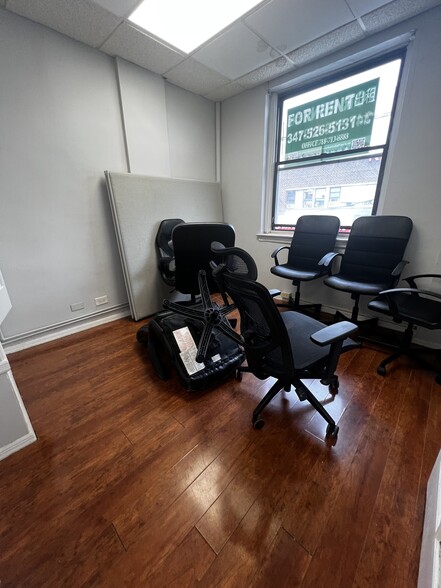 1688 E 16th St, Brooklyn, NY for lease - Building Photo - Image 3 of 6