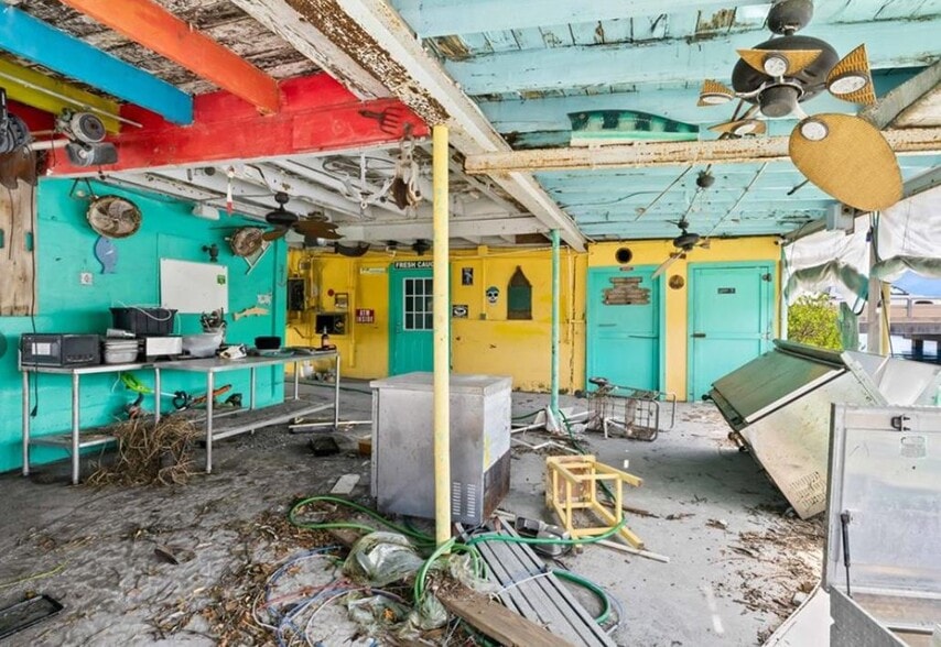 4520 Pine Island Rd NW, Matlacha, FL for sale - Building Photo - Image 2 of 24