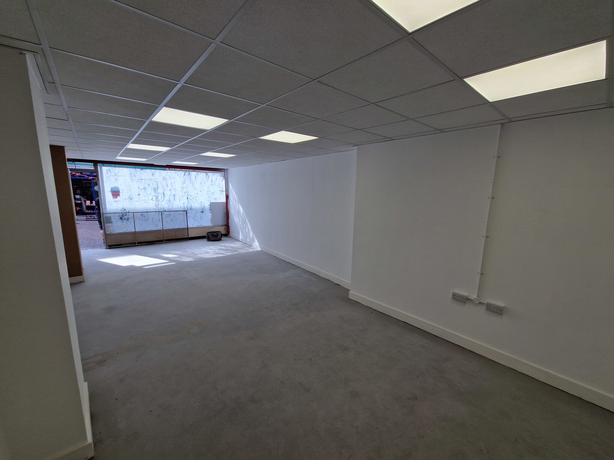 52 Bath St, Ilkeston for lease Interior Photo- Image 1 of 8