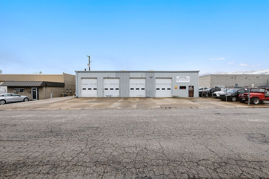 560 W 800 S, Bountiful, UT à vendre - Photo du bâtiment - Image 2 de 21