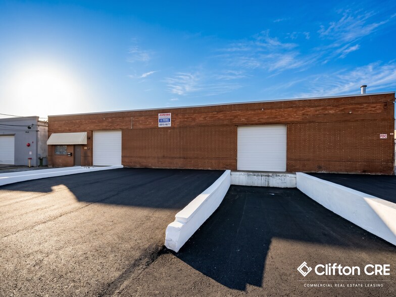 611 Commerce Rd, Linden, NJ à louer - Photo du bâtiment - Image 2 de 10