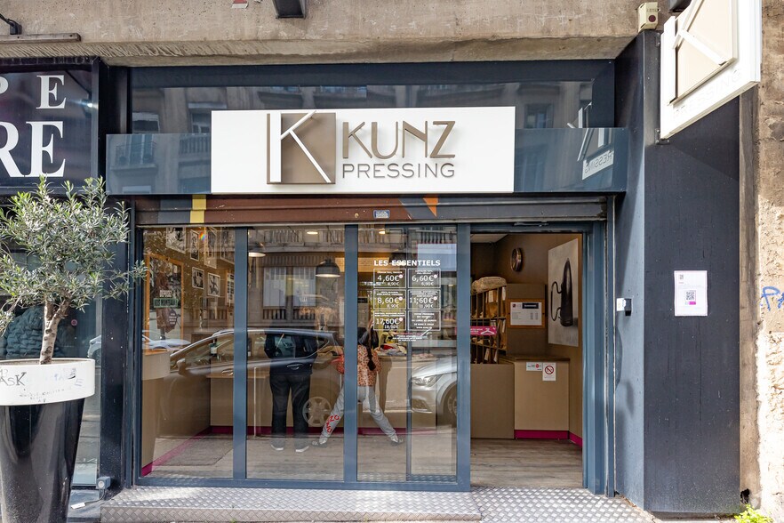 Office in Marseille for lease - Building Photo - Image 3 of 8