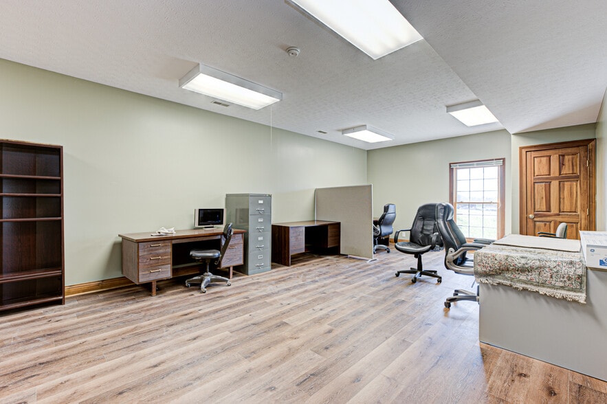 6287 Taylorsville Rd, Fisherville, KY for lease - Interior Photo - Image 2 of 10