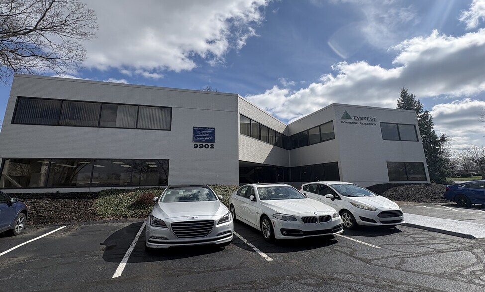 9902 Carver Rd, Cincinnati, OH à louer - Photo du bâtiment - Image 1 de 1