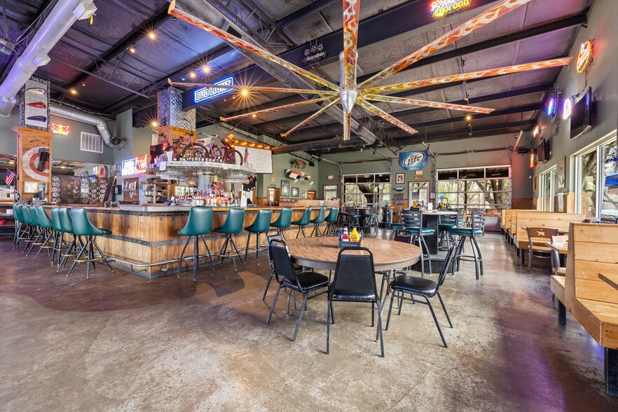 1515 N Interstate 35, Georgetown, TX for sale - Interior Photo - Image 2 of 11