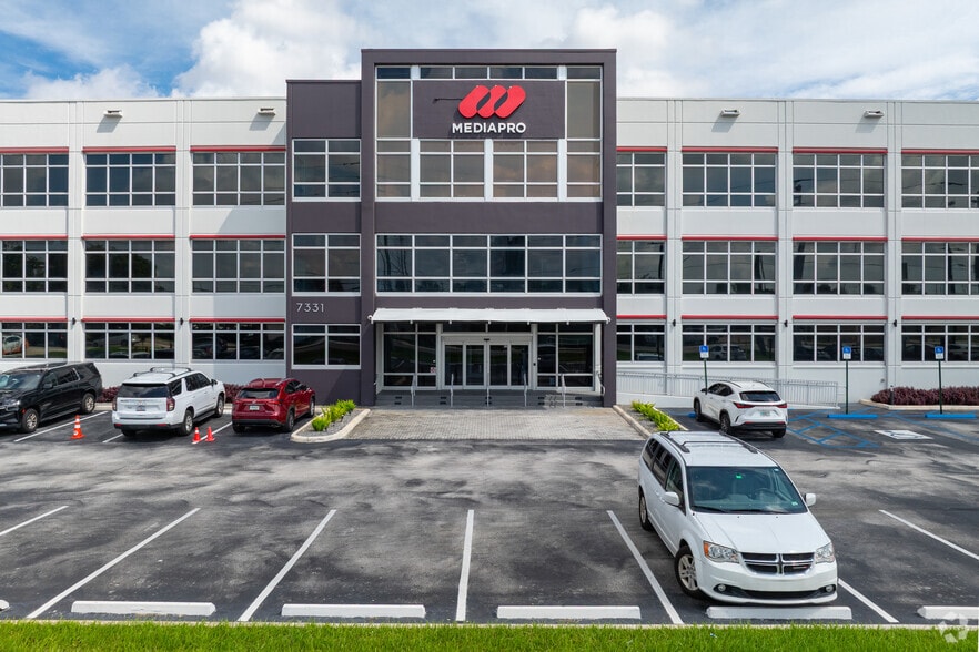 7331 74th St, Miami, FL for sale - Building Photo - Image 2 of 13