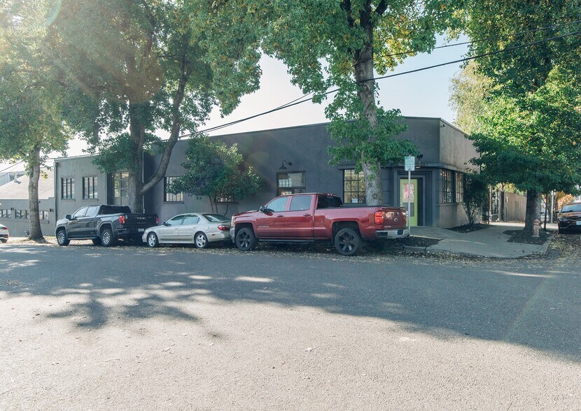 840 SE Washington St, Portland, OR à vendre - Photo du bâtiment - Image 3 de 16