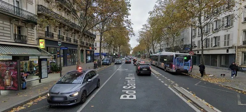 Retail in Paris for lease - Building Photo - Image 2 of 3