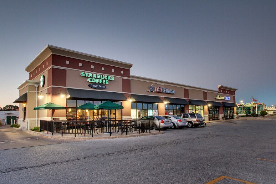 3347 Quincy Mall, Quincy, IL à louer - Photo du bâtiment - Image 3 de 5