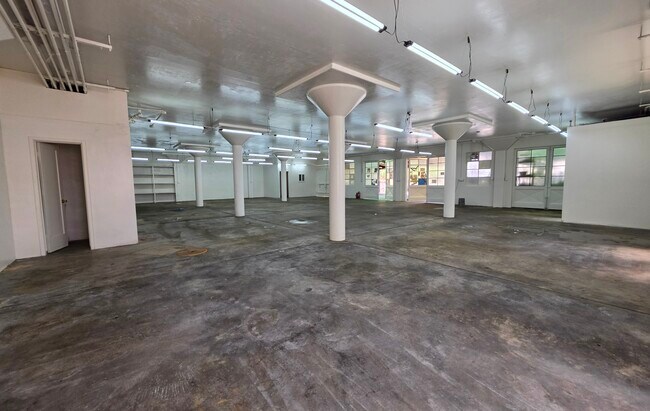 Plus de détails pour 4364-4405 Eagle Rock Blvd, Los Angeles, CA - Industriel à louer