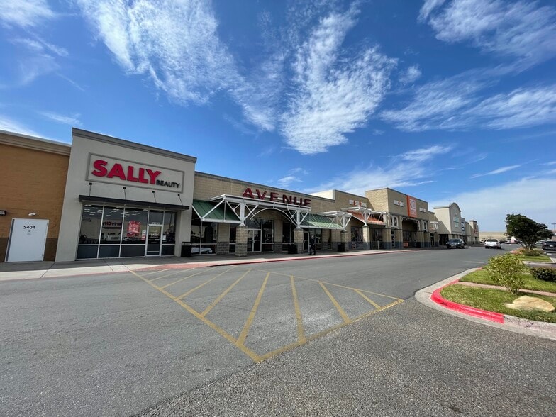 5404-5506 San Bernardo Ave, Laredo, TX for lease - Building Photo - Image 3 of 3