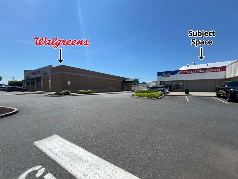 833-835 Roosevelt Ave, Carteret, NJ à louer - Photo du bâtiment - Image 2 de 7