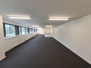 Denbigh Hall, Milton Keynes à louer Photo intérieure- Image 2 de 5