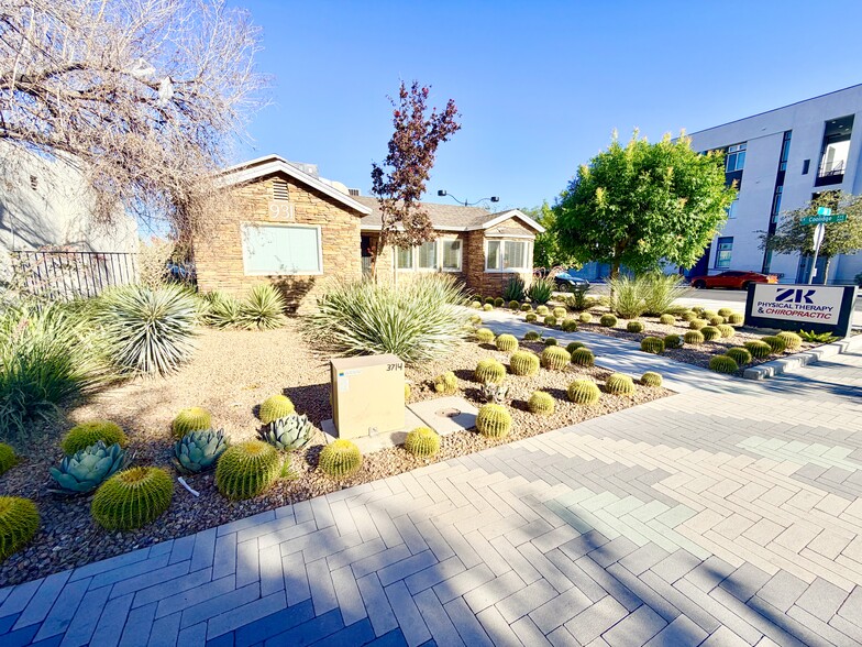 931 S 3rd St, Las Vegas, NV for lease - Building Photo - Image 2 of 12