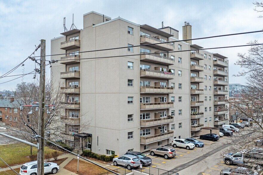 345 Lakeshore Rd W, Mississauga, ON à louer - Photo du bâtiment - Image 2 de 20