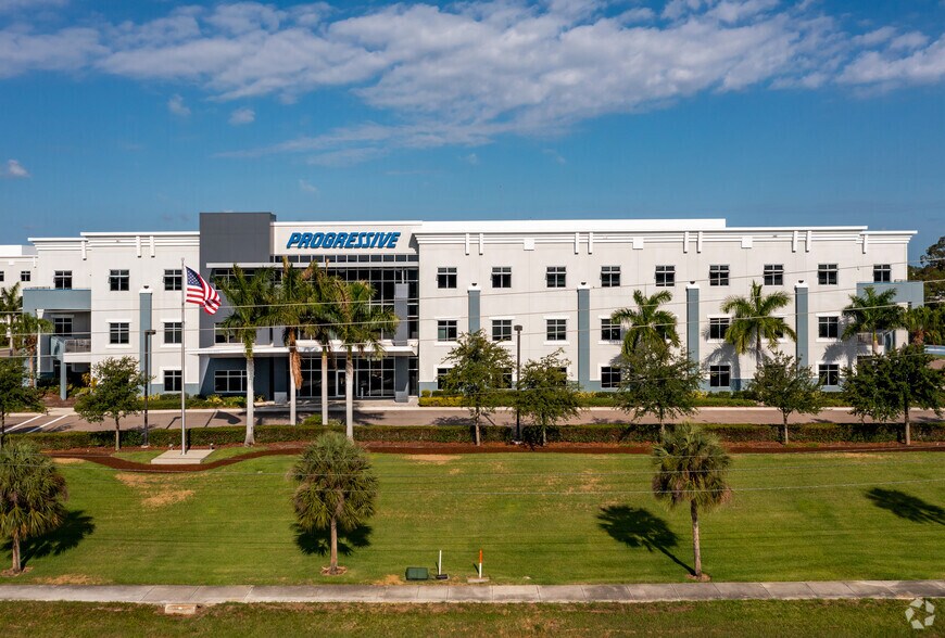 1 ASI Way, Saint Petersburg, FL à vendre - Photo du bâtiment - Image 3 de 19